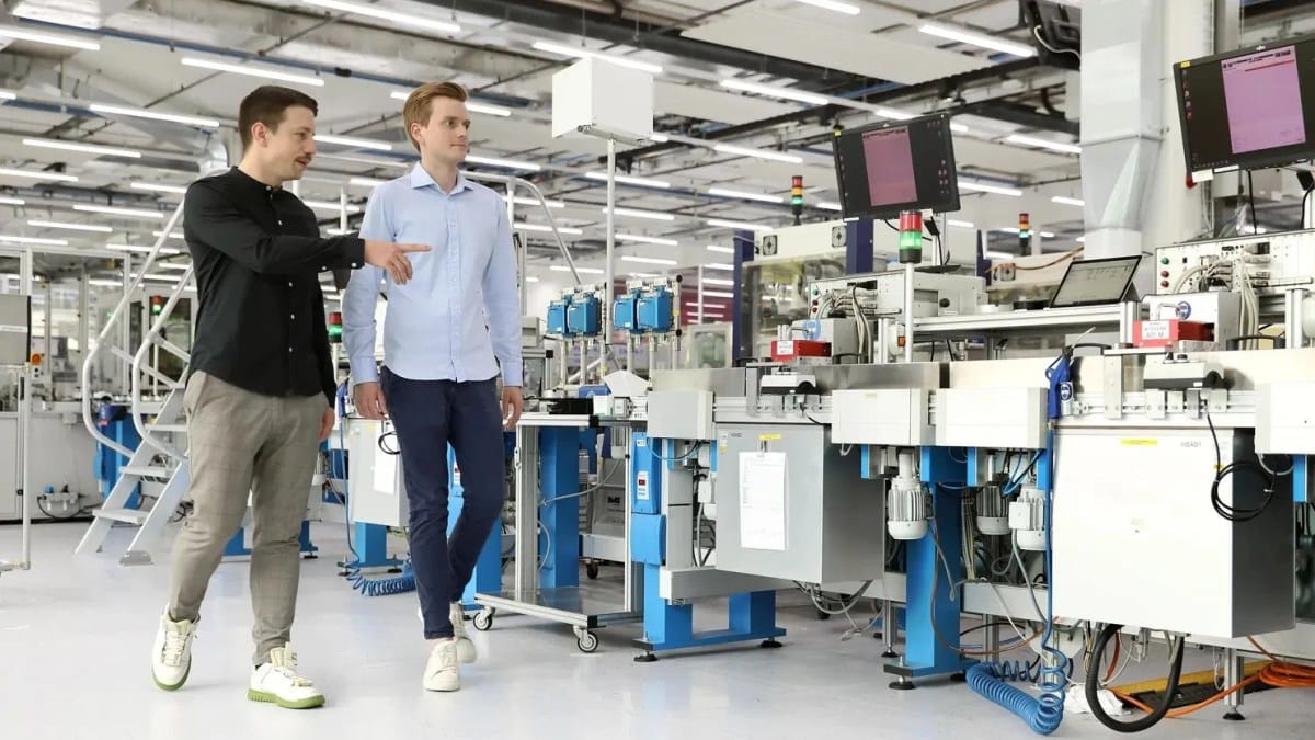 Leveraging AI in Manufacturing for Operational Excellence